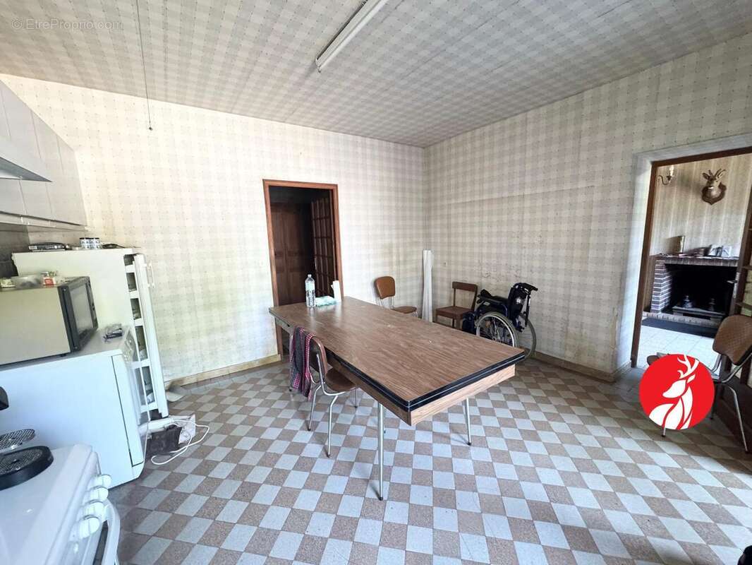 Maison à LA CHAPELLE-LA-REINE