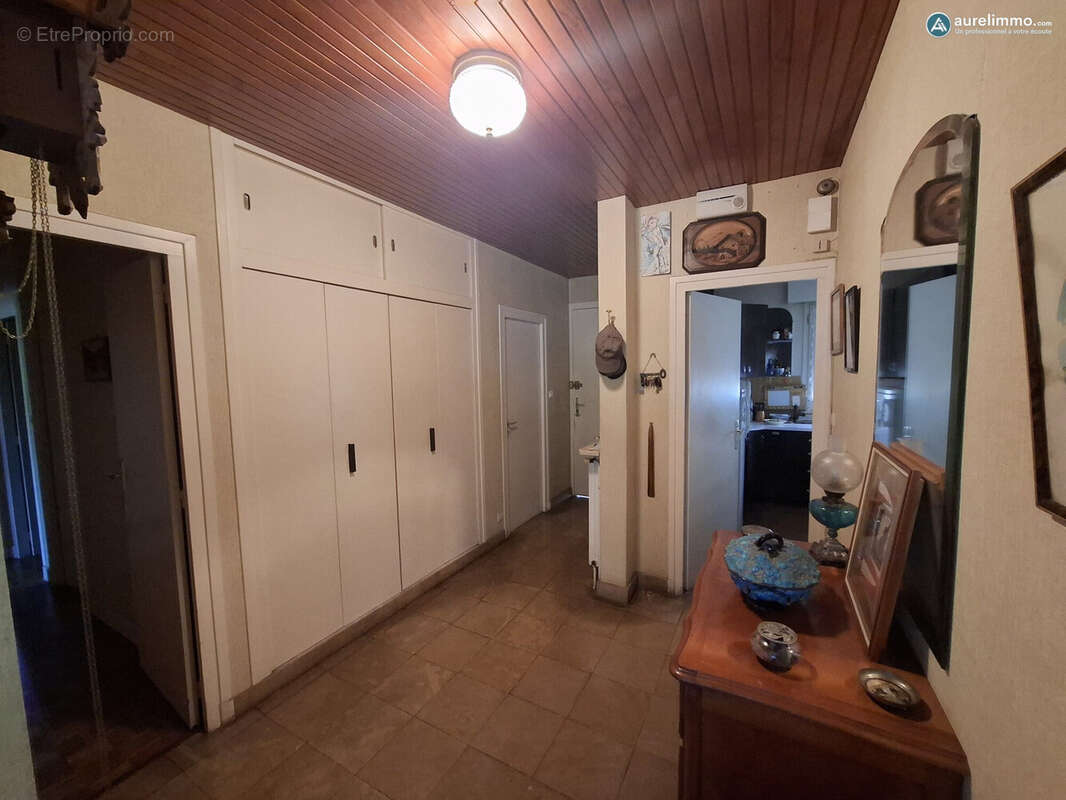 entrée - Maison à MONTLUCON