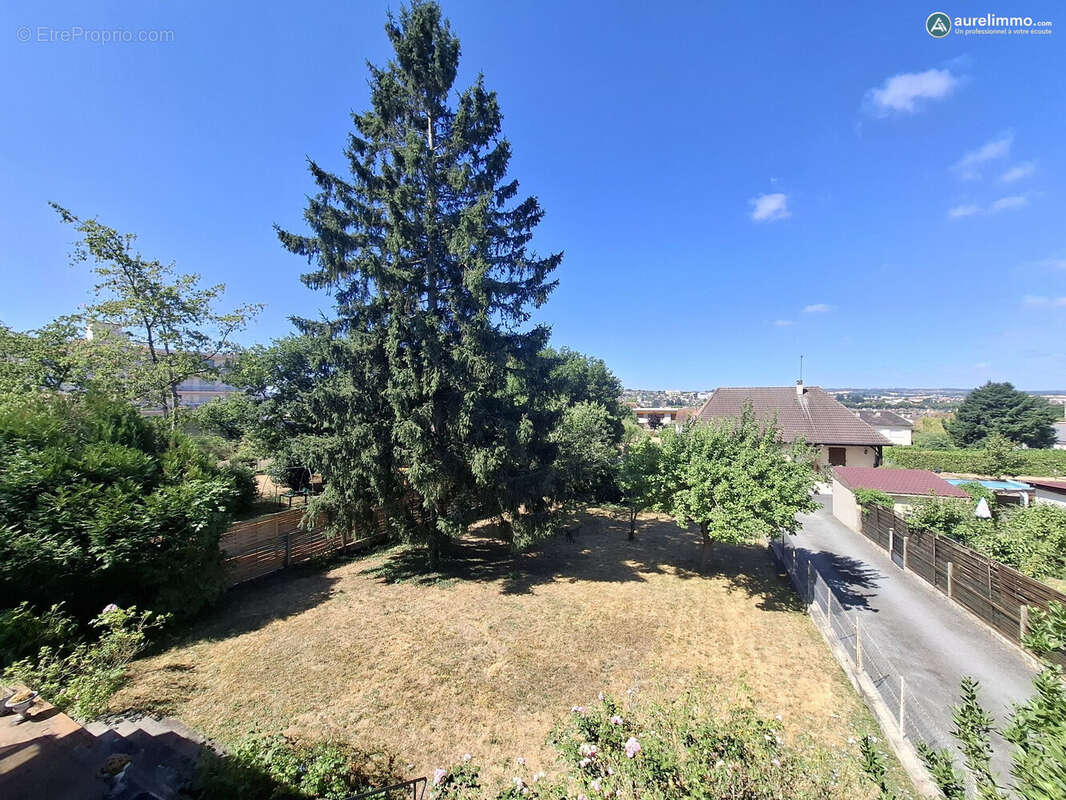 terrain - Maison à MONTLUCON