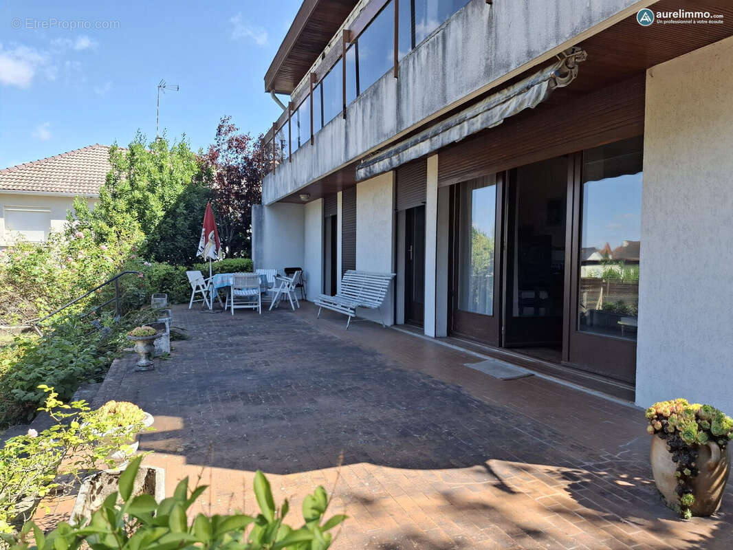 terrasse - Maison à MONTLUCON