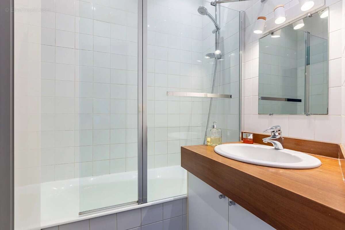 Appartement à COURBEVOIE