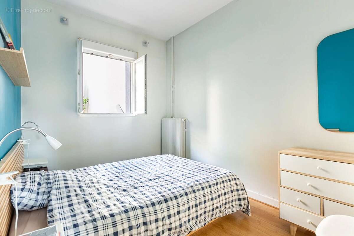 Appartement à COURBEVOIE