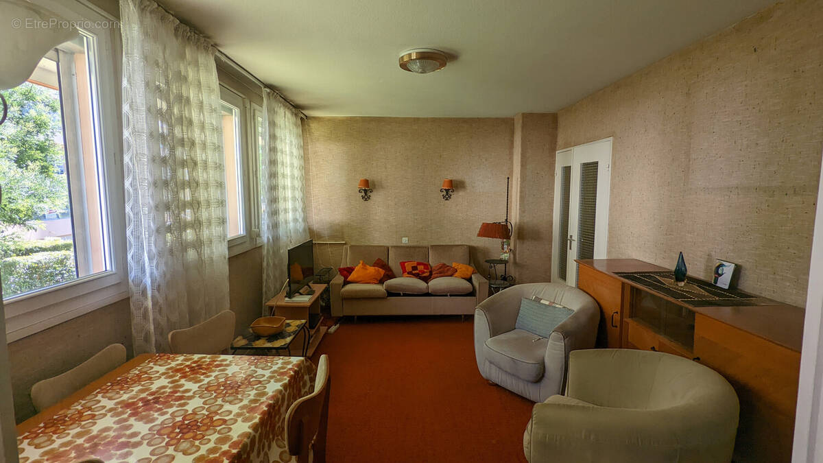 Appartement à CHENOVE