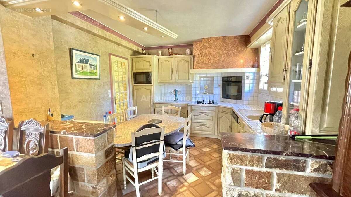 Maison à SAINT-CARREUC