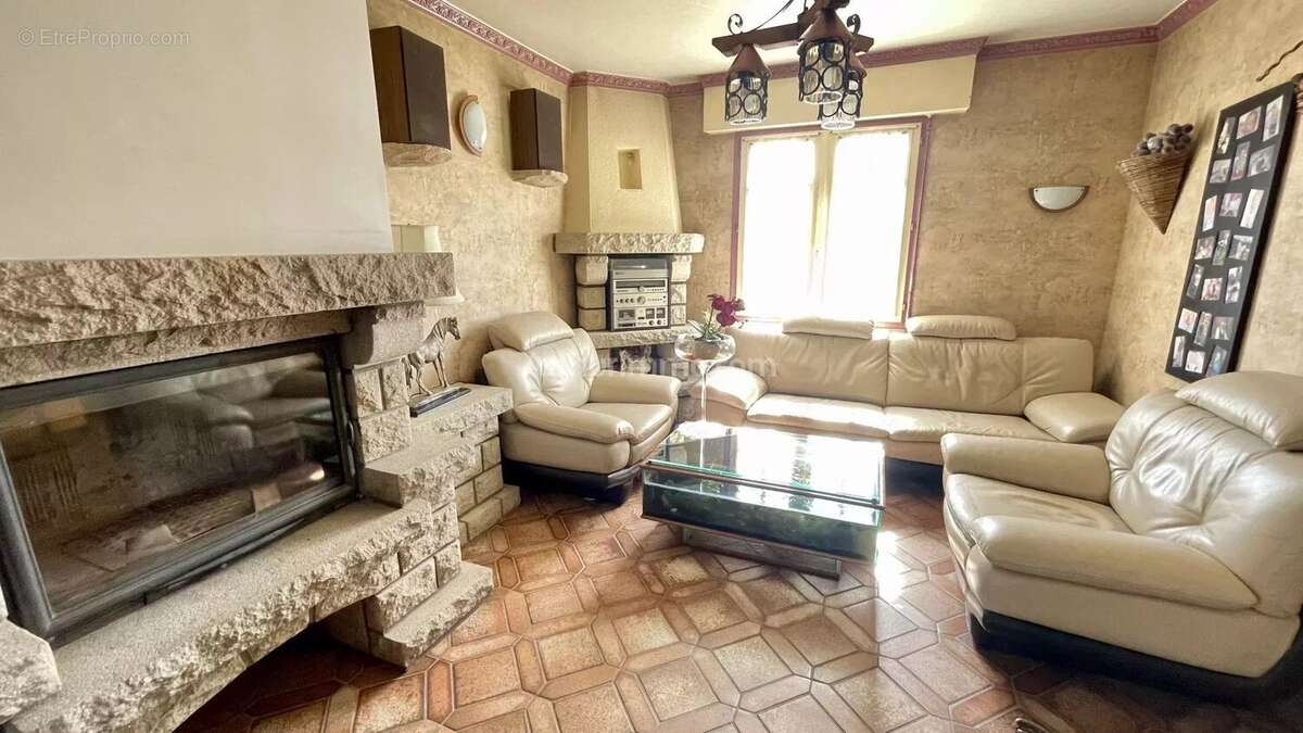 Maison à SAINT-CARREUC