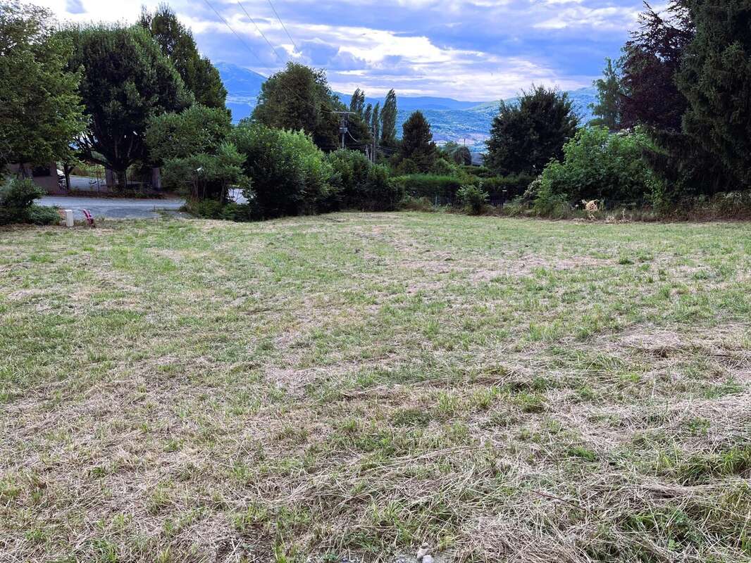 Terrain à PUGNY-CHATENOD