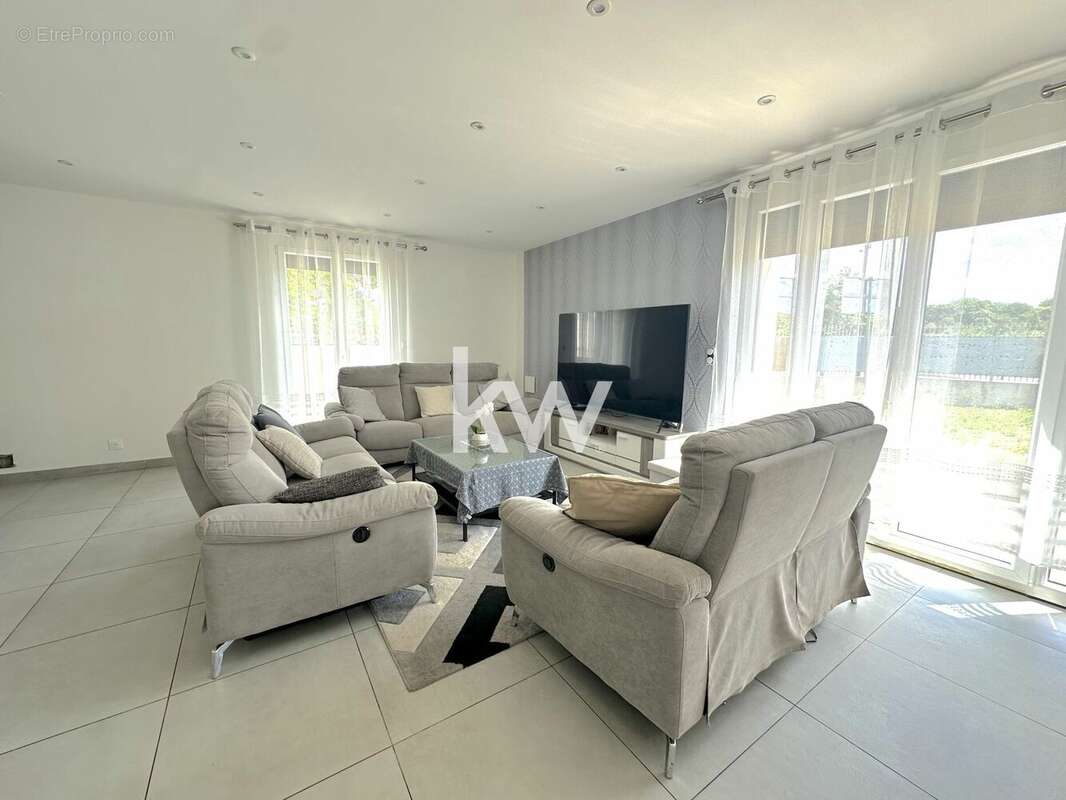 Maison à VIGNEUX-SUR-SEINE