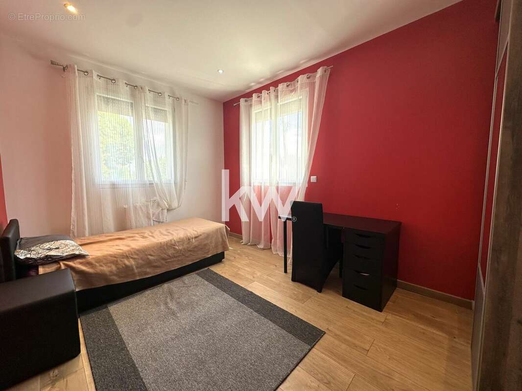 Maison à VIGNEUX-SUR-SEINE