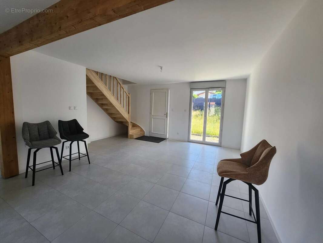 Maison à SAINT-JUNIEN