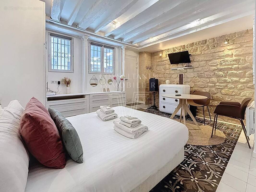 Appartement à PARIS-11E