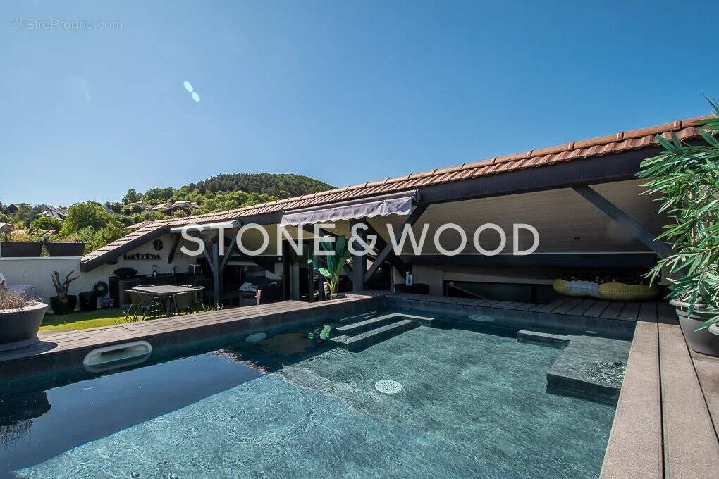 Appartement à ALLONZIER-LA-CAILLE