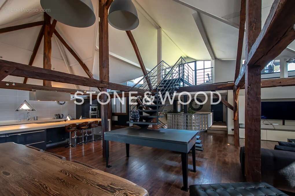 Appartement à ALLONZIER-LA-CAILLE