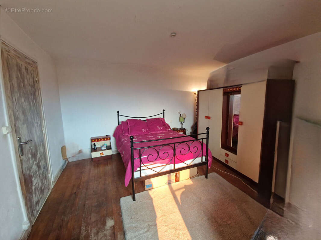 Maison à LOUVIE-SOUBIRON