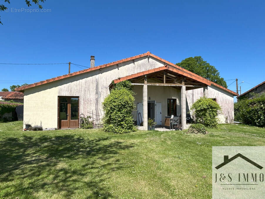 Maison à SAINT-CLAUD