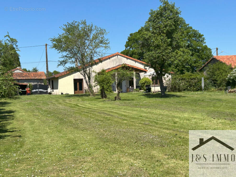 Maison à SAINT-CLAUD