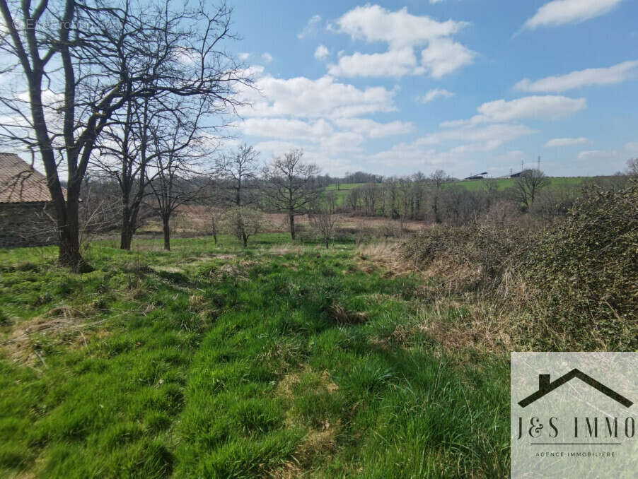 Maison à SAINT-JUNIEN