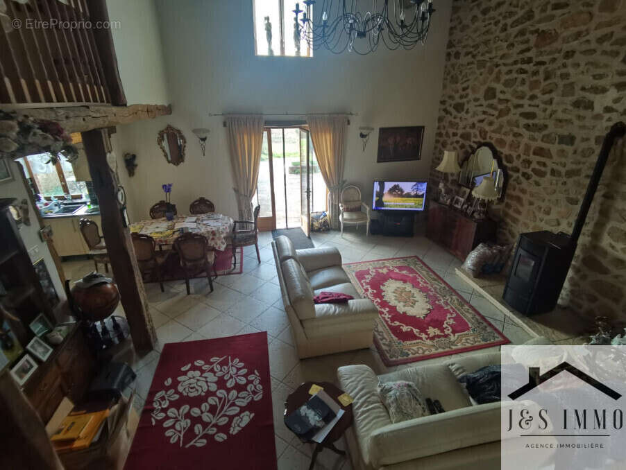 Maison à SAINT-JUNIEN