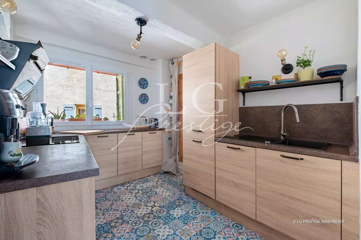 Appartement à BAGNOLS-EN-FORET