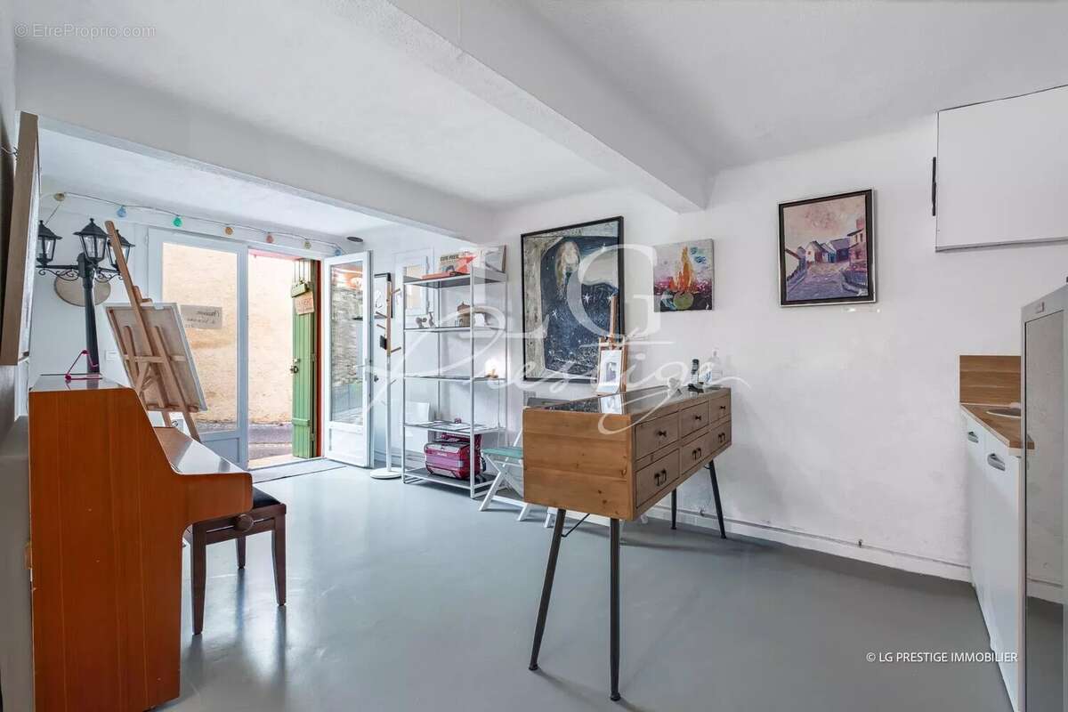 Appartement à BAGNOLS-EN-FORET