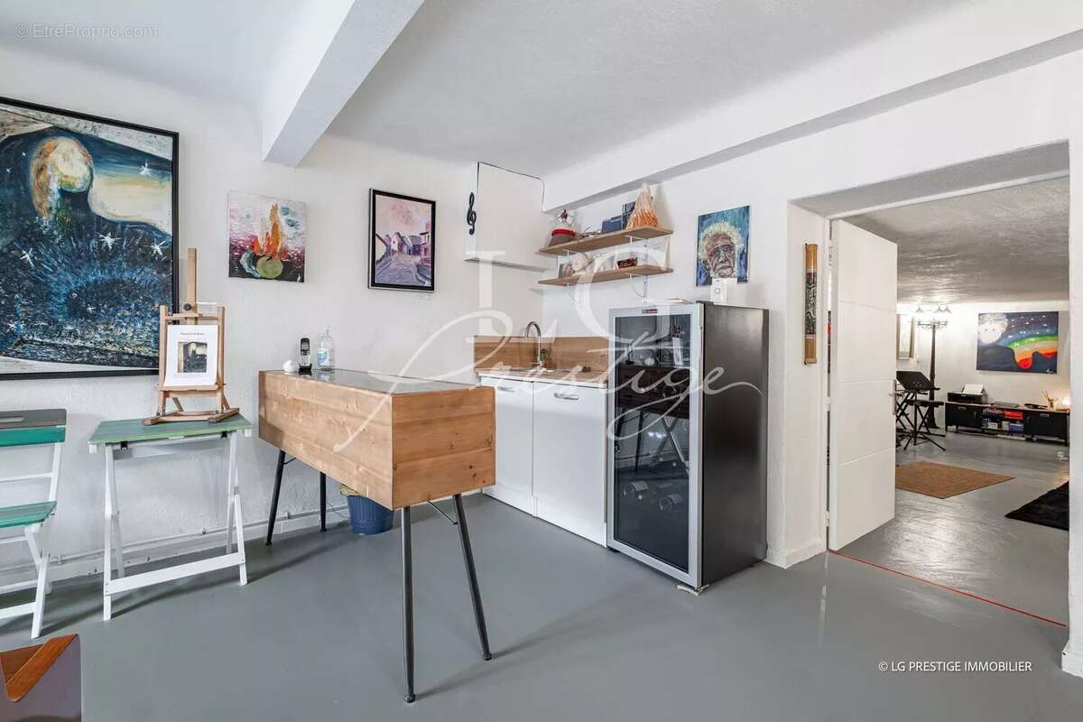 Appartement à BAGNOLS-EN-FORET