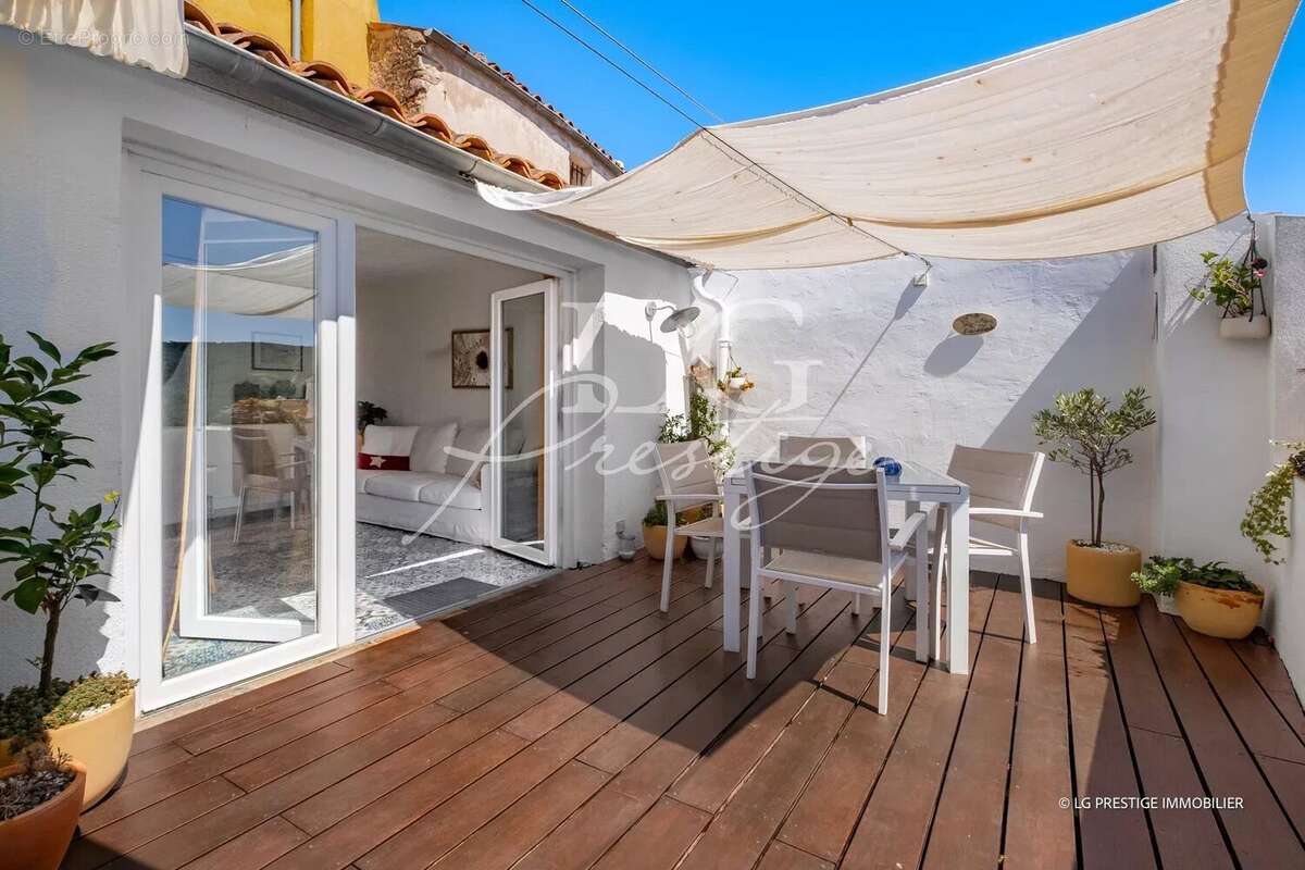 Appartement à BAGNOLS-EN-FORET