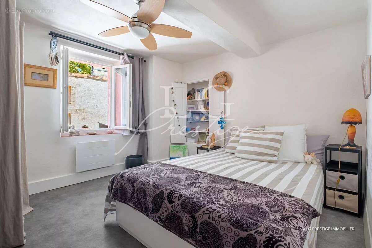 Appartement à BAGNOLS-EN-FORET