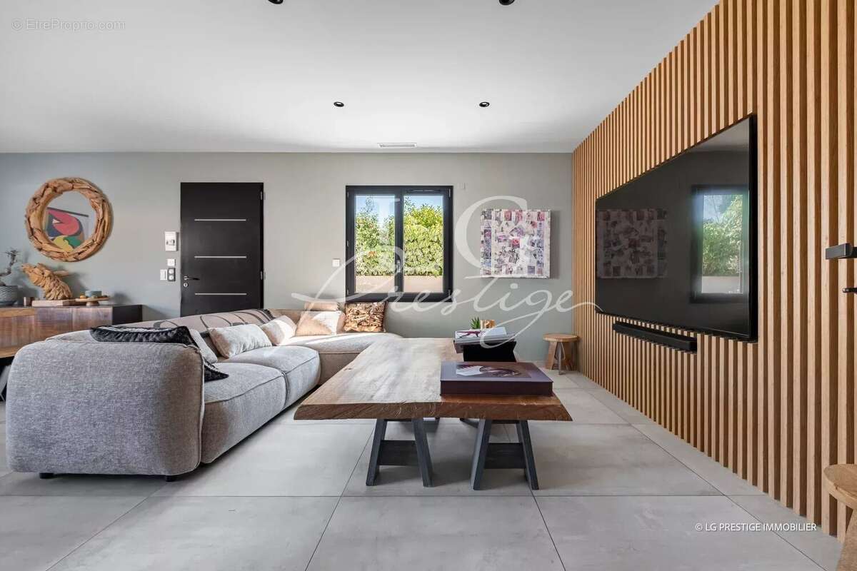 Maison à MONTAUROUX