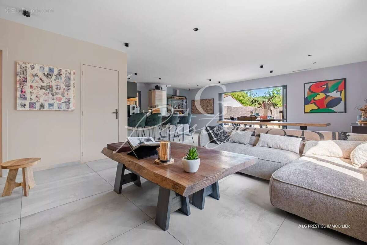 Maison à MONTAUROUX