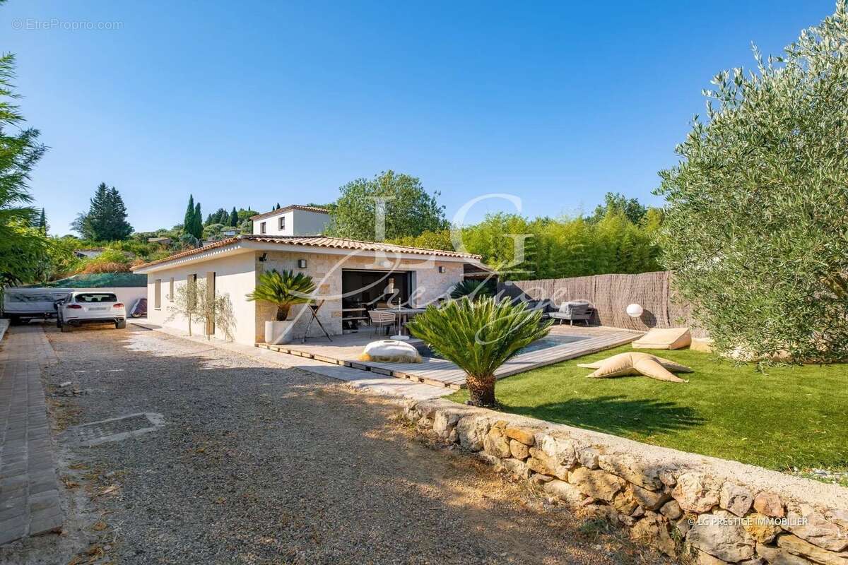 Maison à MONTAUROUX