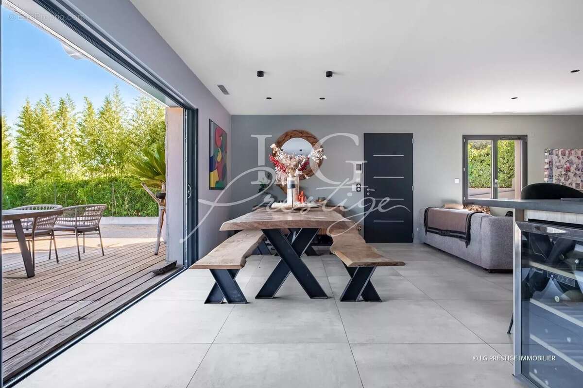 Maison à MONTAUROUX