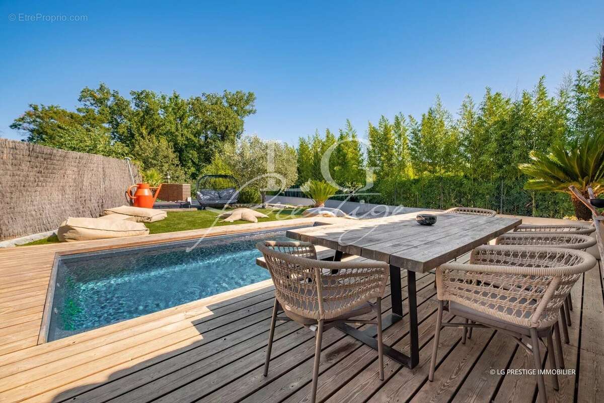 Maison à MONTAUROUX