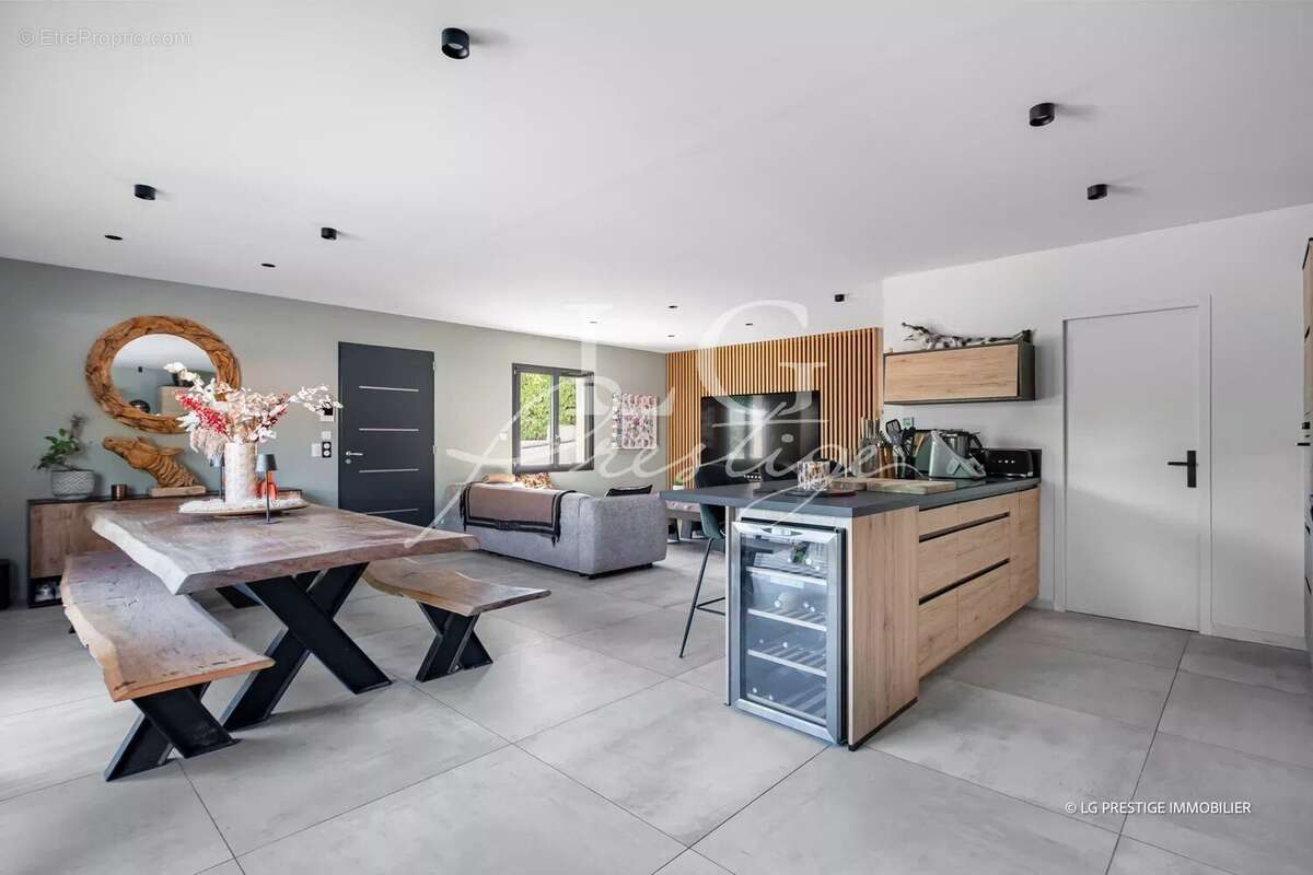 Maison à MONTAUROUX