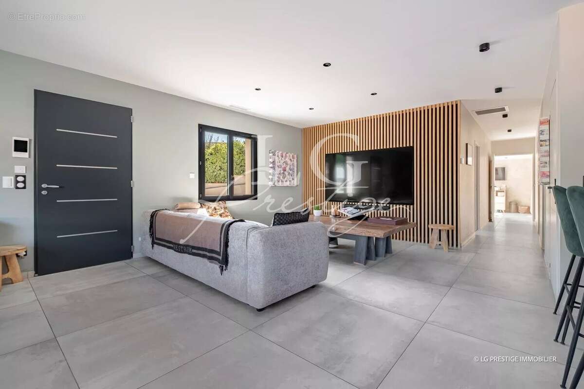 Maison à MONTAUROUX