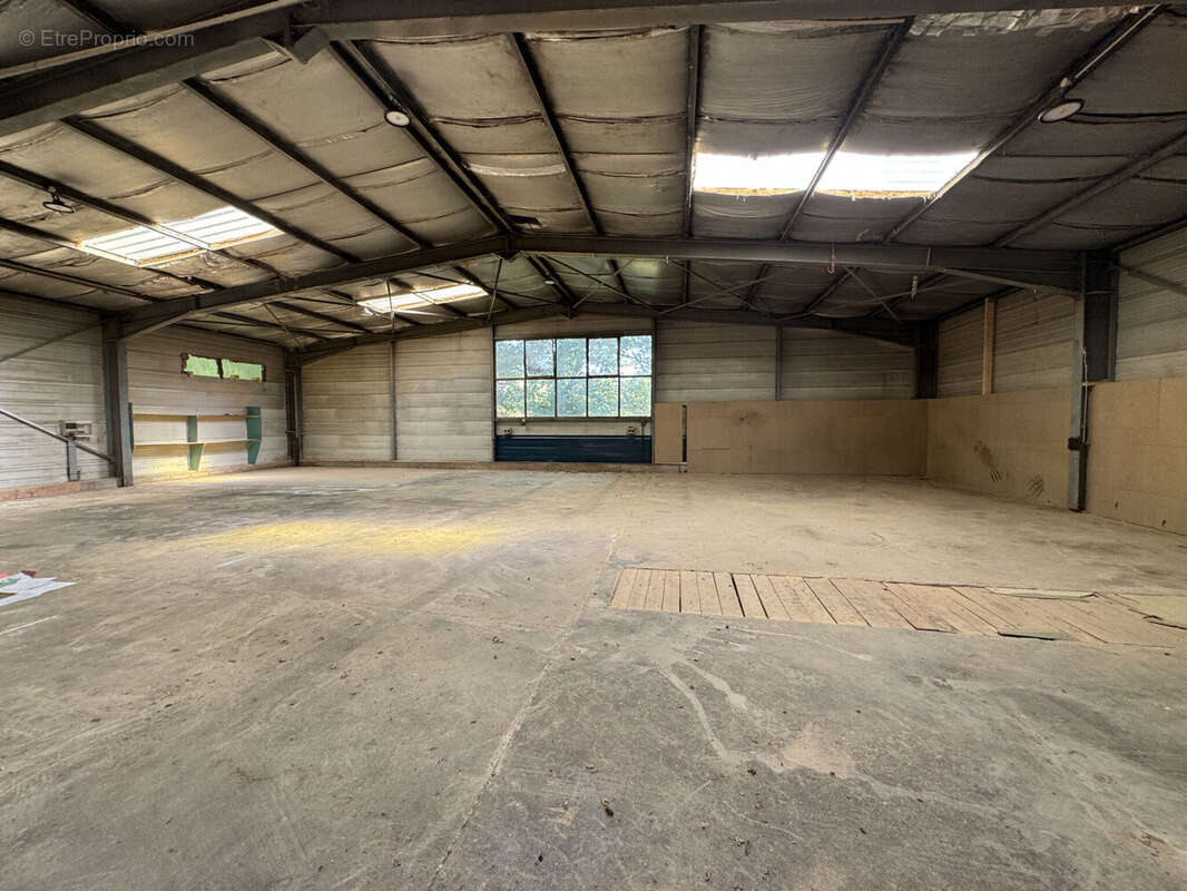 Photo 4 - Commerce à LE CERGNE