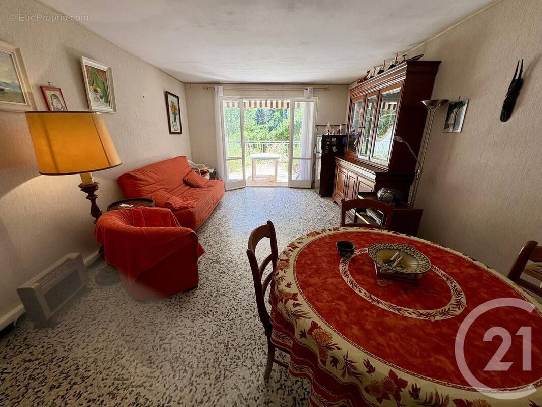 Appartement à SIX-FOURS-LES-PLAGES