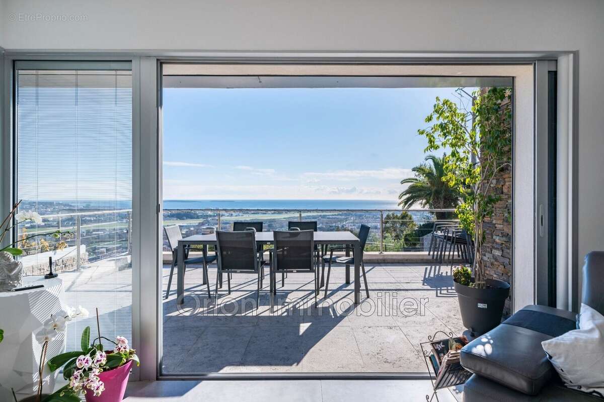 Maison à MANDELIEU-LA-NAPOULE