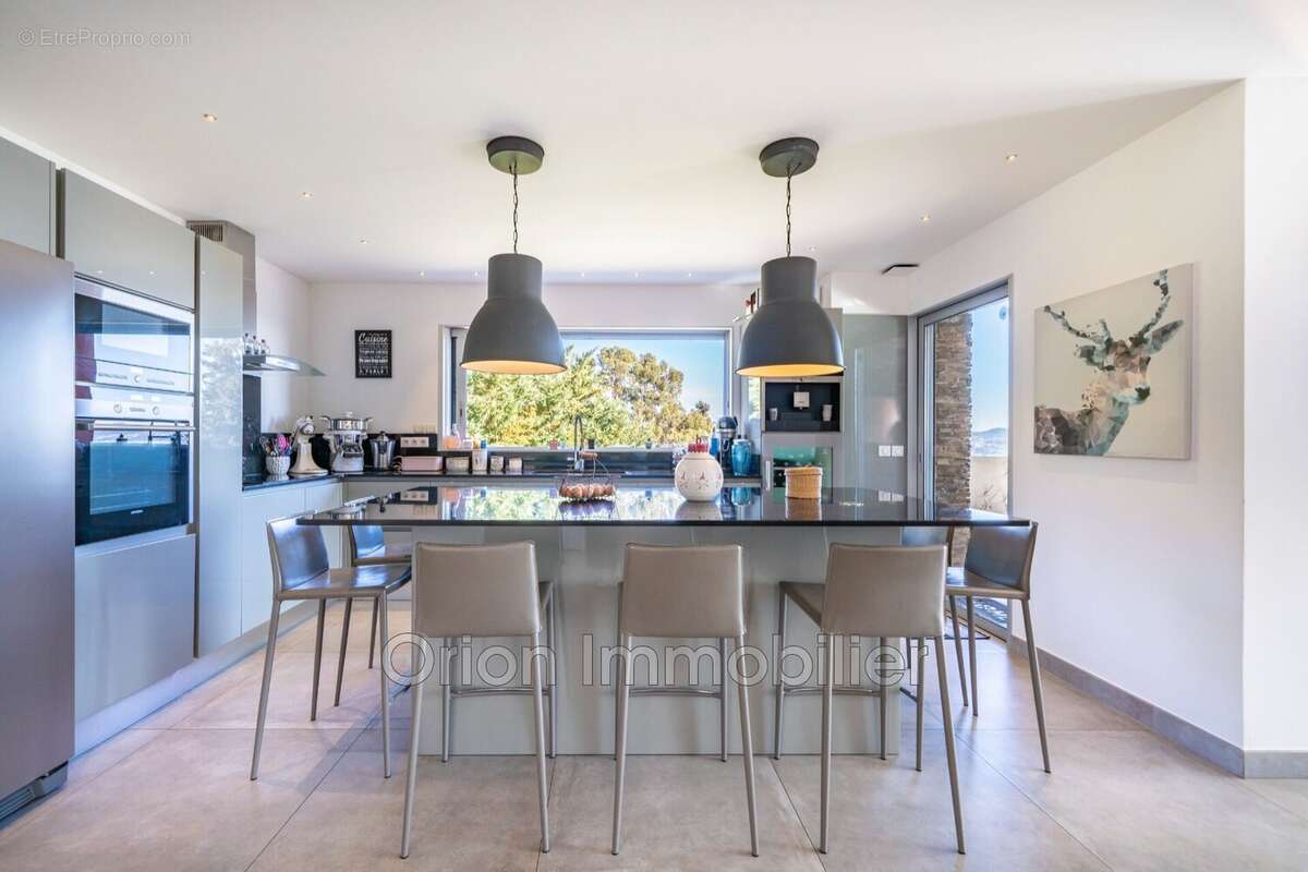 Maison à MANDELIEU-LA-NAPOULE