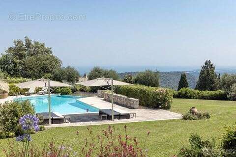 Maison à TOURRETTES-SUR-LOUP