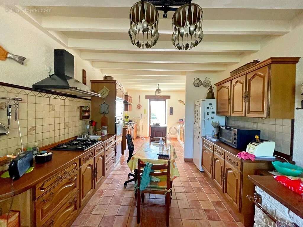 Maison à OUROUX-EN-MORVAN