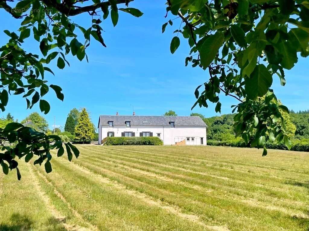 Maison à OUROUX-EN-MORVAN