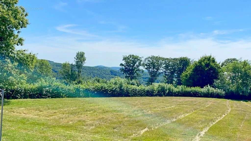 Maison à OUROUX-EN-MORVAN