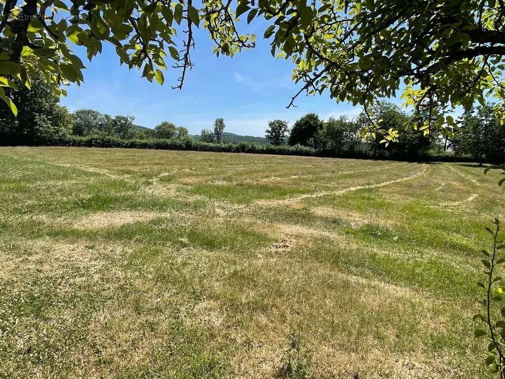 Maison à OUROUX-EN-MORVAN