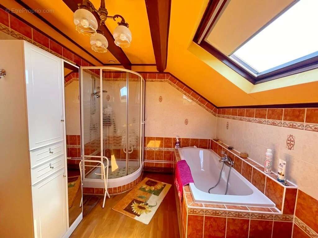 Maison à OUROUX-EN-MORVAN