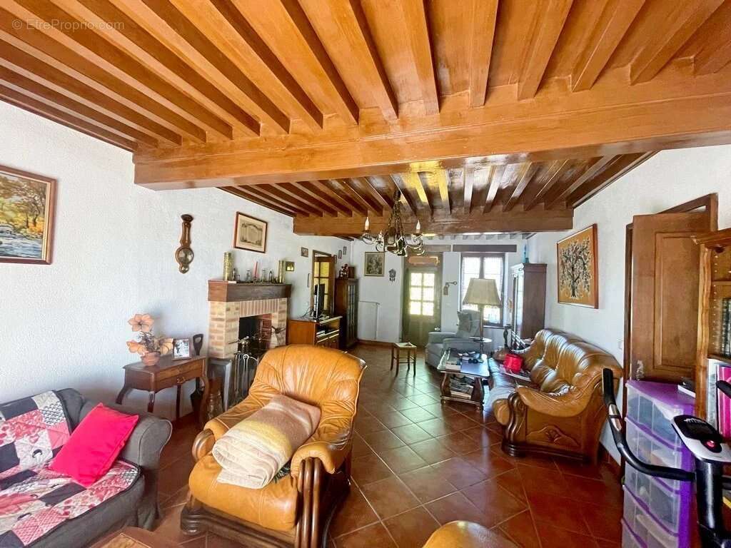 Maison à OUROUX-EN-MORVAN