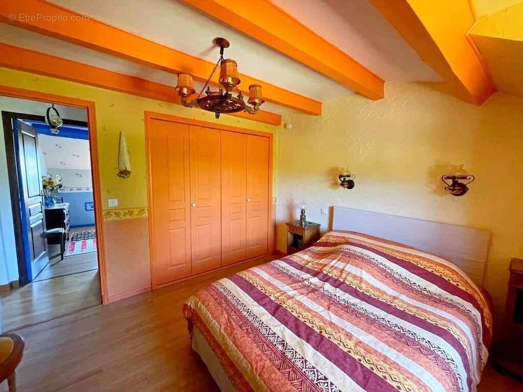 Maison à OUROUX-EN-MORVAN