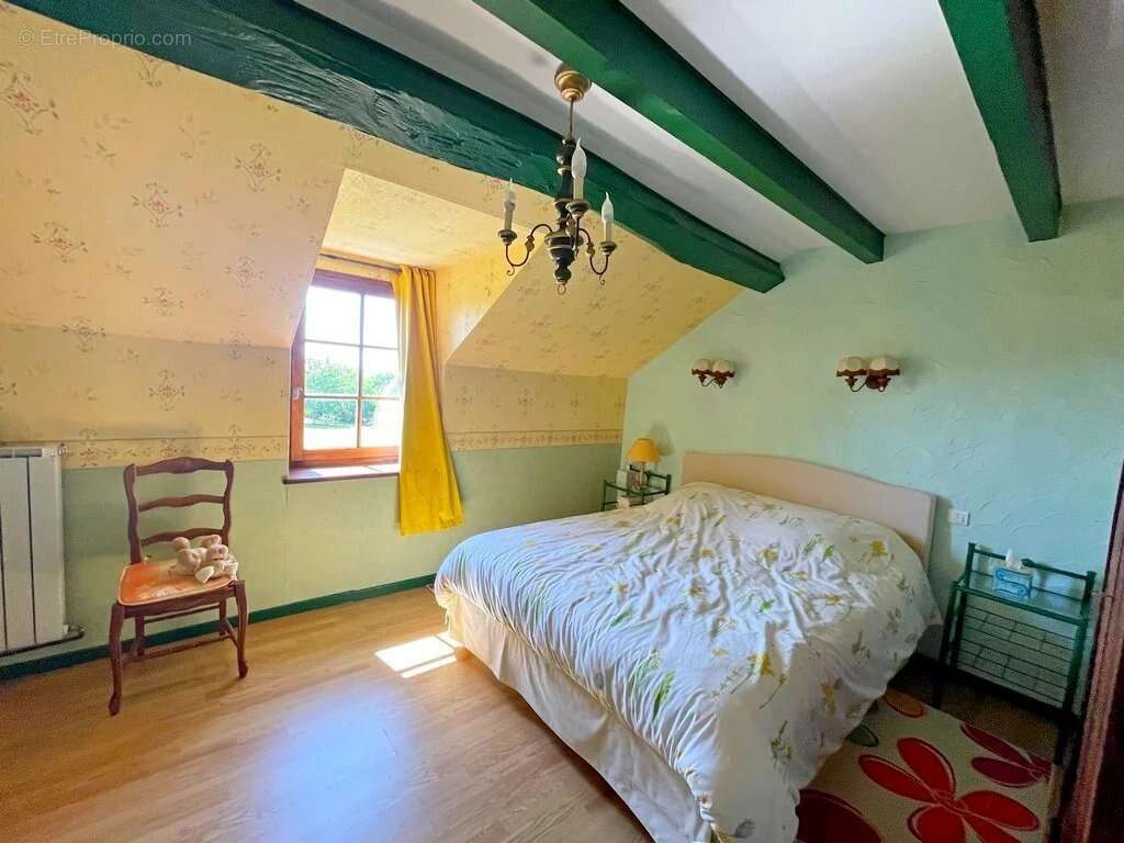 Maison à OUROUX-EN-MORVAN