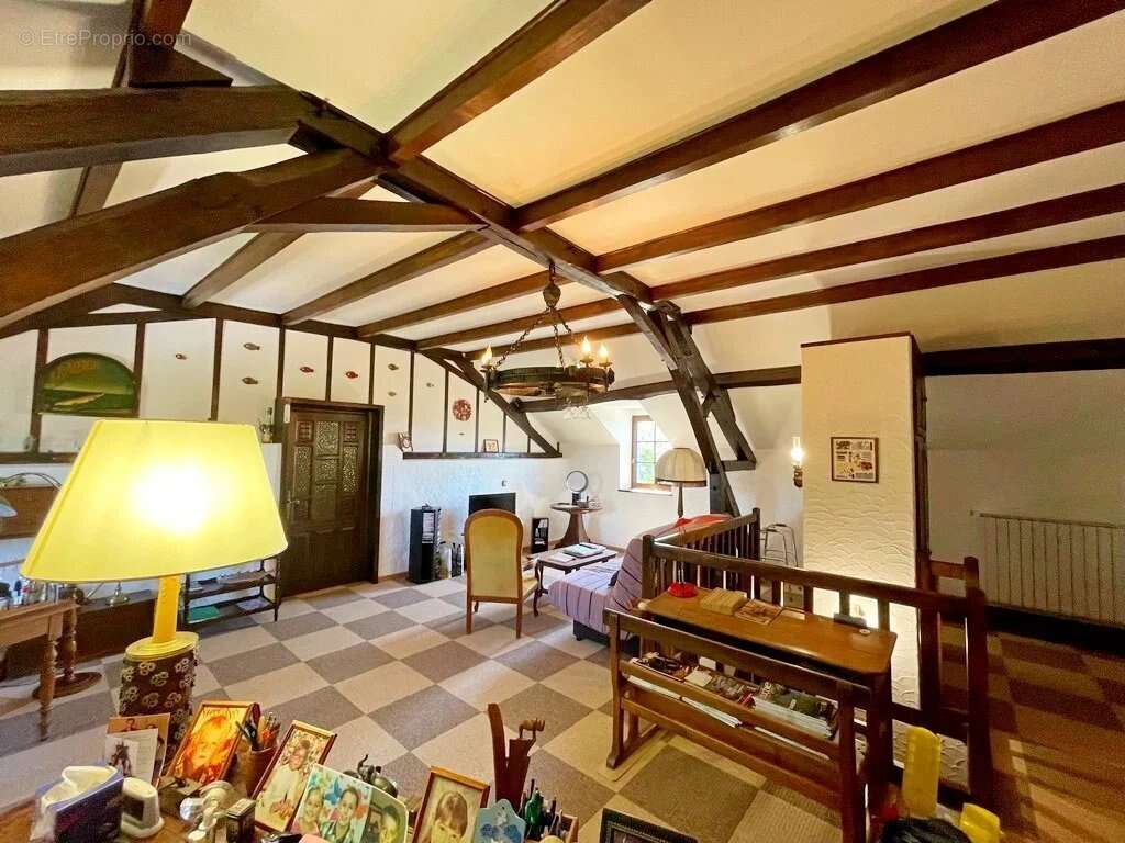 Maison à OUROUX-EN-MORVAN