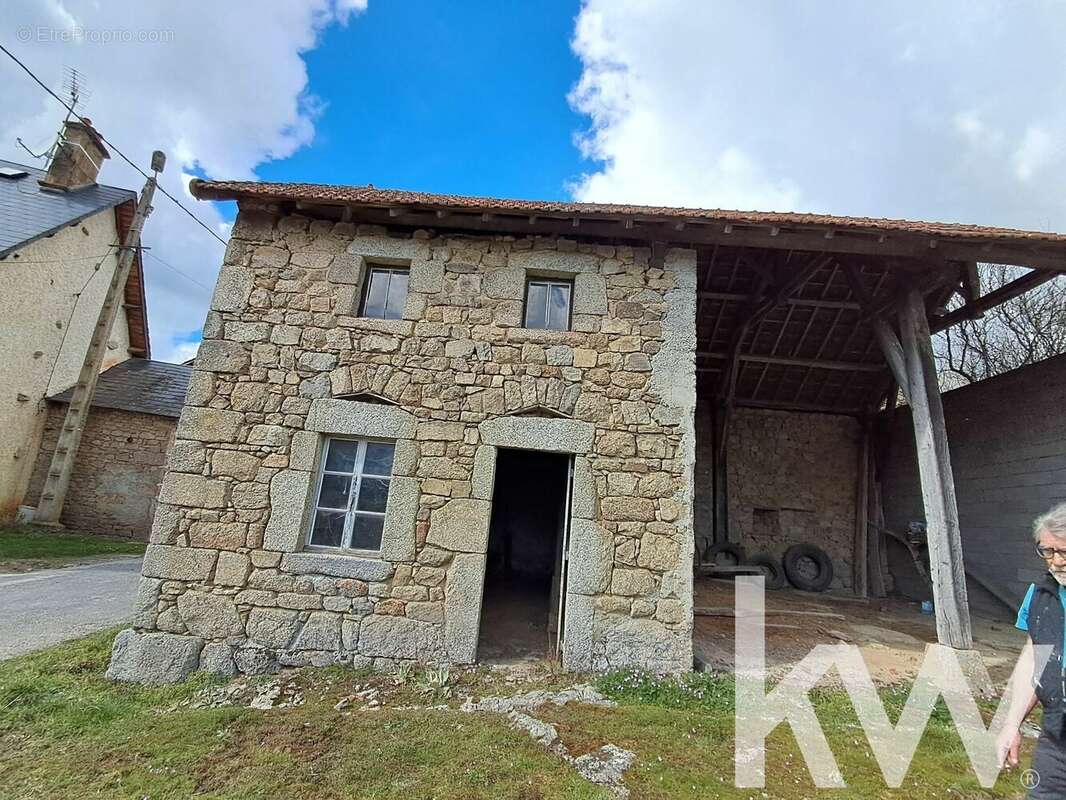 Maison à VILLOSANGES