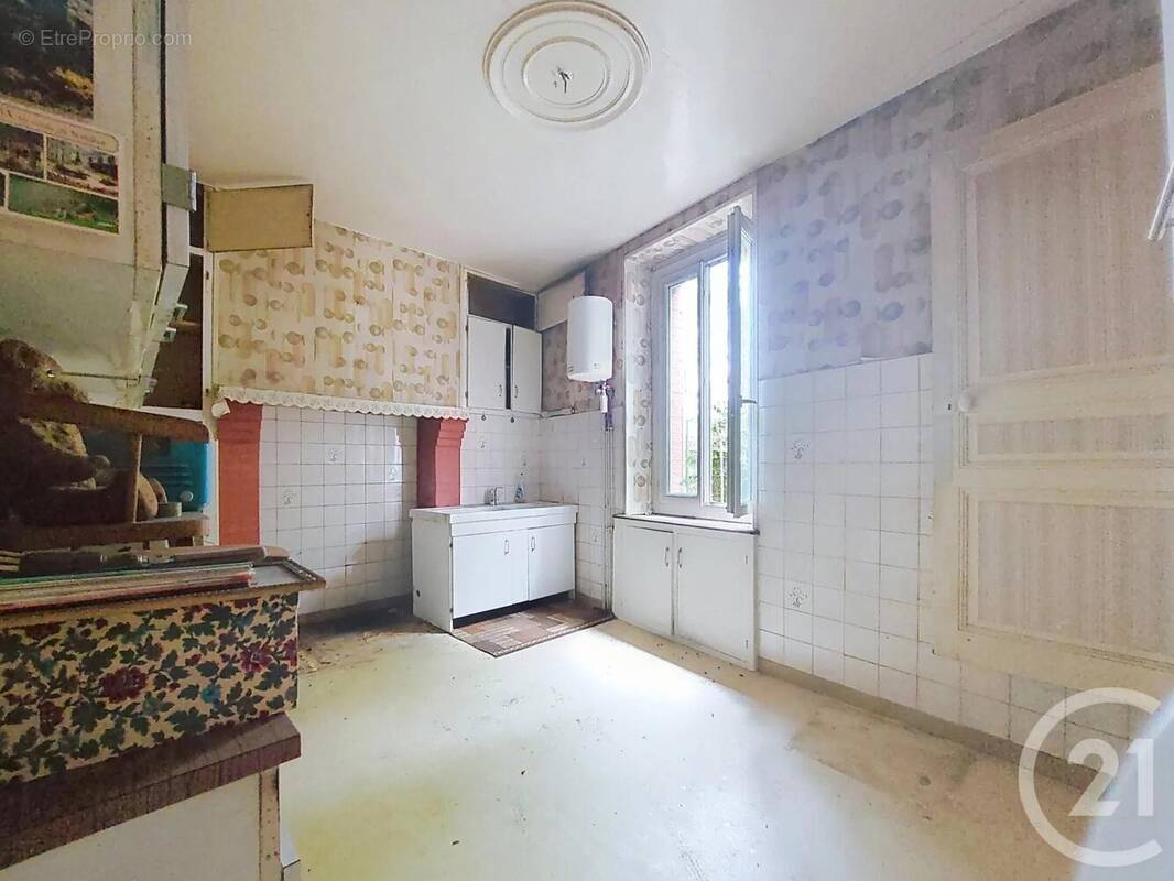 Maison à SAINT-SULPICE-LE-GUERETOIS