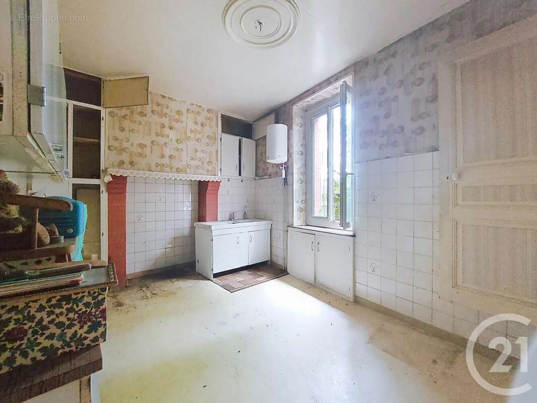 Maison à SAINT-SULPICE-LE-GUERETOIS